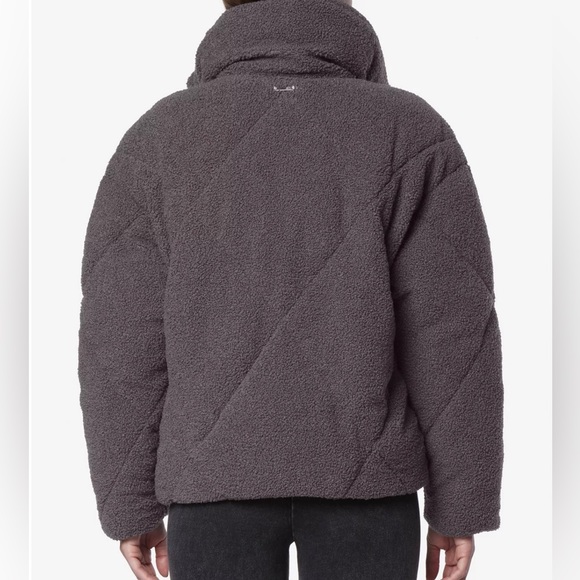 Andrew Marc Sport Women's Faux Poodle Fur Diamond Quilted Puffer Jacket Size:1X - Picture 3 of 12